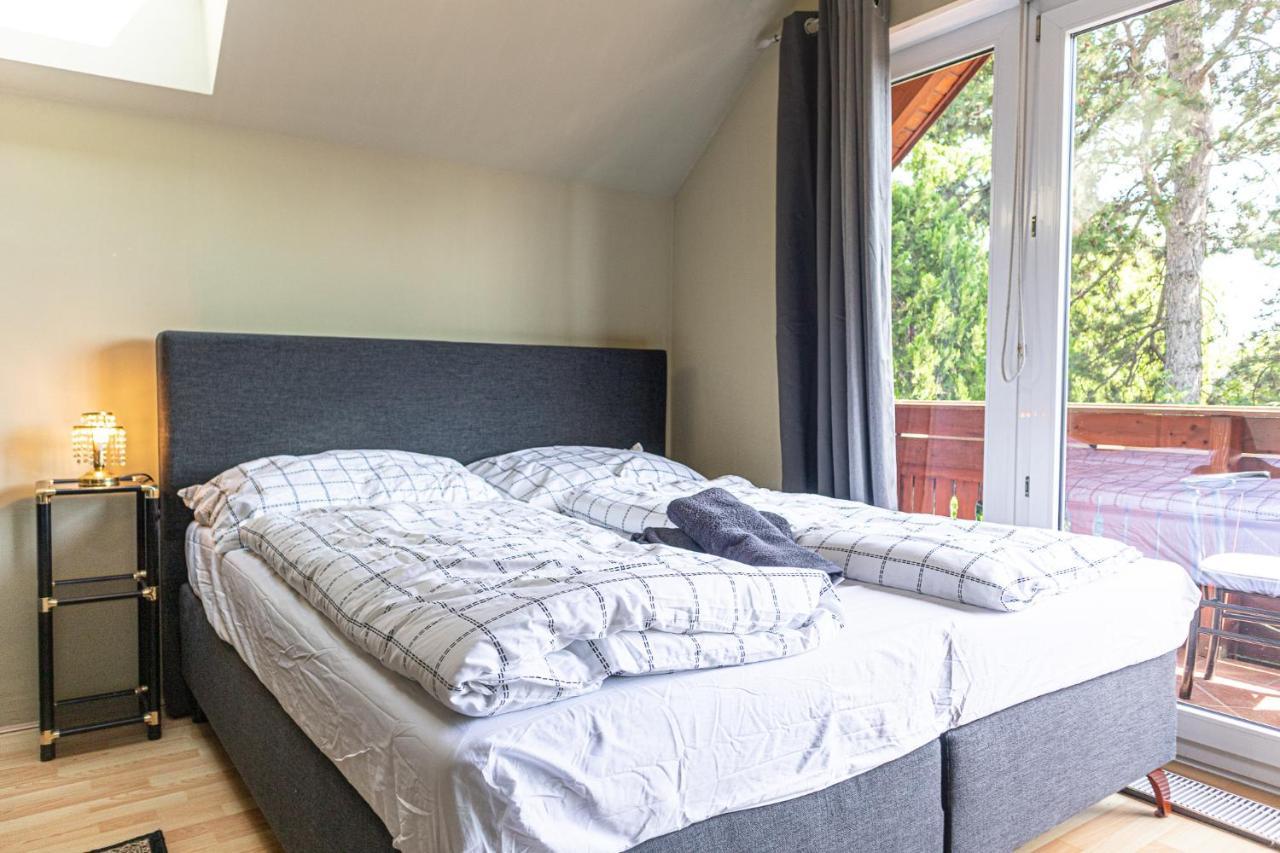 Exquisite Shared - Your Private In Beautiful Appartement *