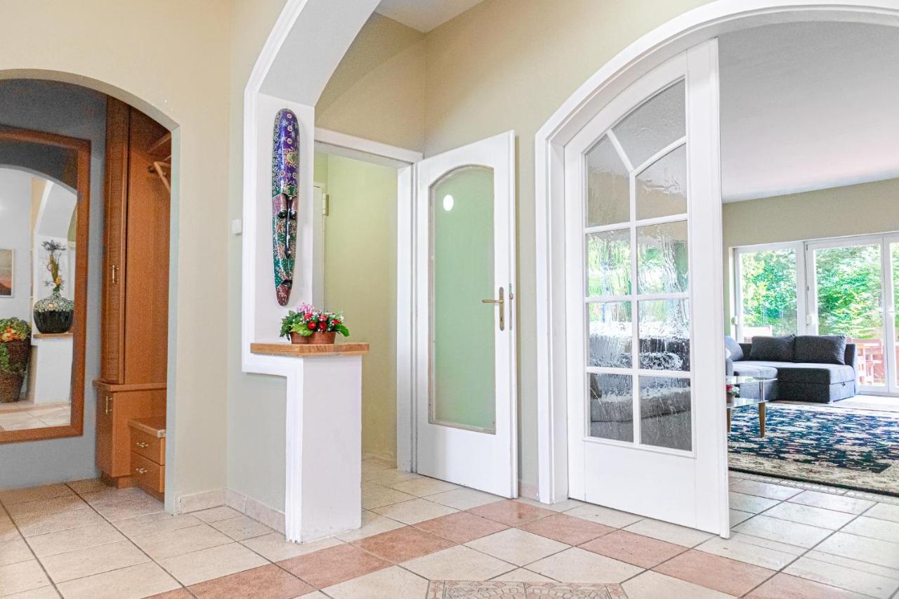 Exquisite Shared - Your Private In Beautiful Vienne