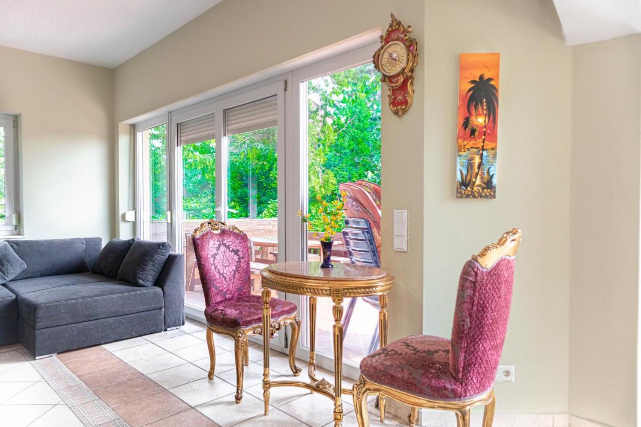 Exquisite Shared - Your Private In Beautiful Appartement