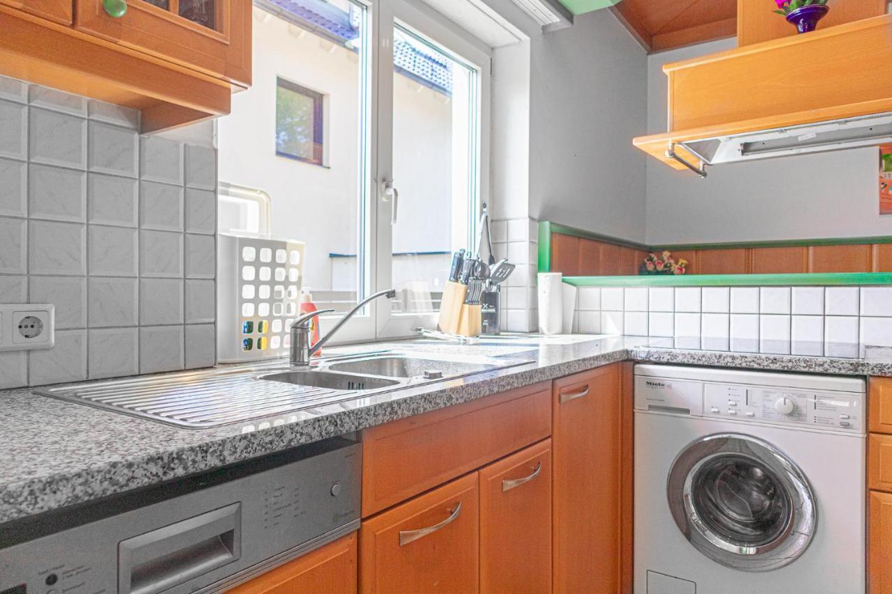 Exquisite Shared - Your Private In Beautiful Appartement
