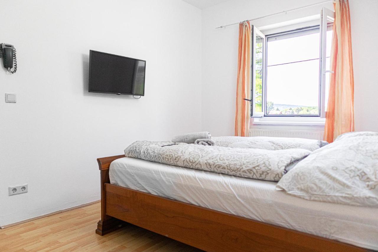Exquisite Shared - Your Private In Beautiful Appartement *